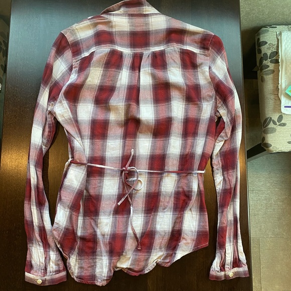 Levi’s Long Sleeve button up plaid - Picture 2 of 4